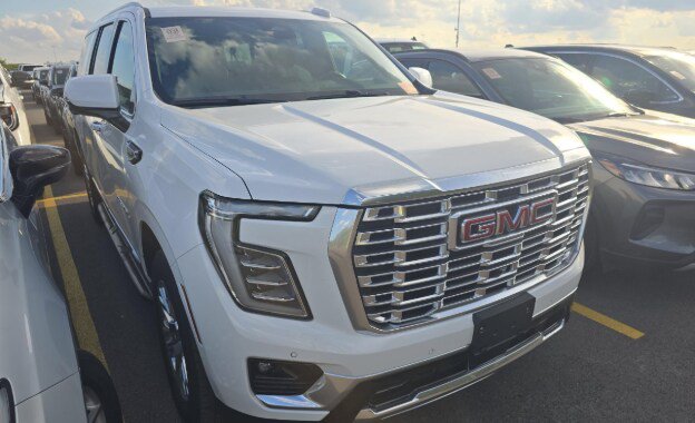 Used 2025 GMC Yukon XL Denali AWD/4WD image 2