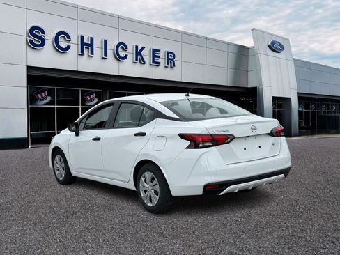 Used 2023 Nissan Versa S FWD image 3