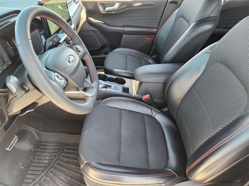 Used 2023 Ford Escape ST-Line w/ Tech Pack #1 image 9