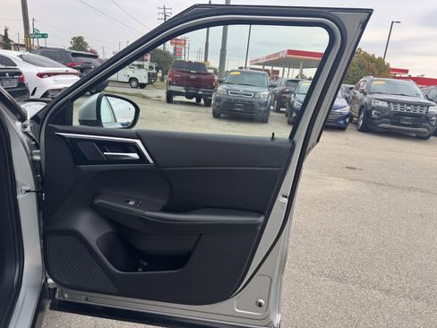 Used 2022 Mitsubishi Outlander SE image 14