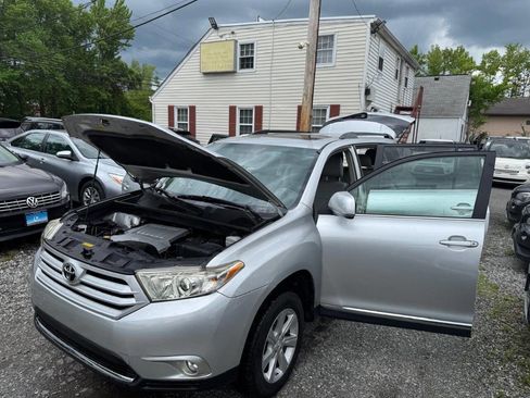 Used 2013 Toyota Highlander SE image 9