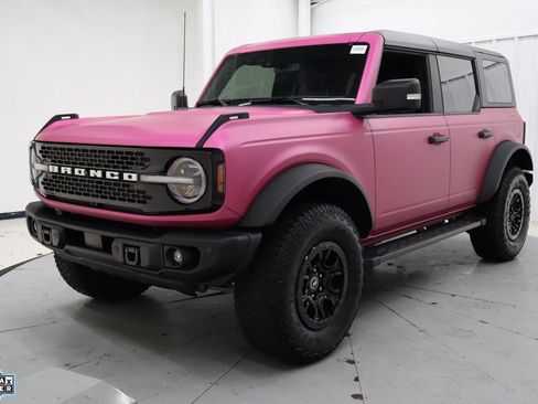 Used 2023 Ford Bronco Wildtrak image 10