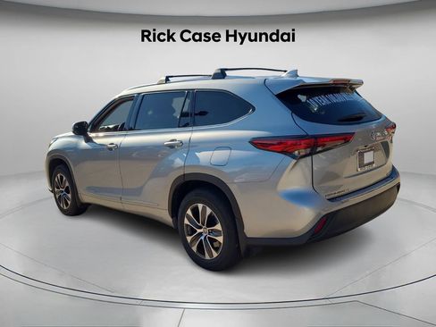 Used 2020 Toyota Highlander XLE image 8