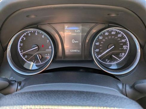 Used 2020 Toyota Camry LE FWD image 11