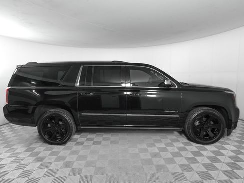 Used 2019 GMC Yukon XL Denali w/ Denali Ultimate Package RWD image 3