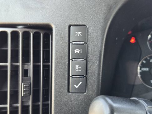 Used 2021 Chevrolet Express 2500 RWD image 26