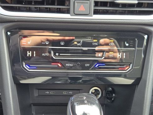 New 2026 Volkswagen Taos SE image 16