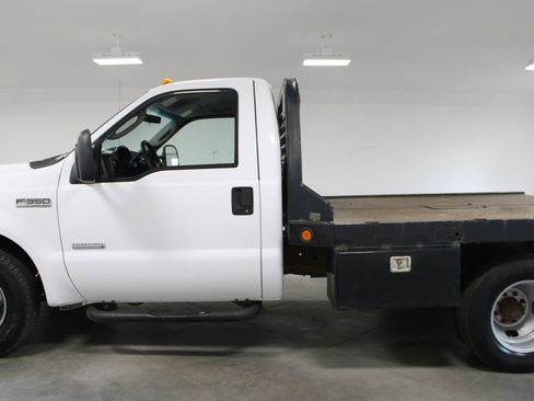 Used 2006 Ford F350 2WD Regular Cab DRW Super Duty image 6