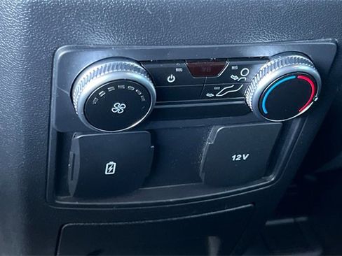 Used 2022 Ford Explorer XLT w/ Equipment Group 202A image 14