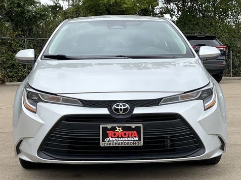 Used 2025 Toyota Corolla LE FWD image 7