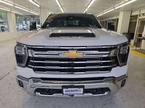 Certified 2024 Chevrolet Silverado 2500 LTZ w/ LTZ Premium Package AWD/4WD image 8