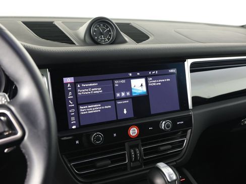 Certified 2023 Porsche Macan S AWD/4WD image 13