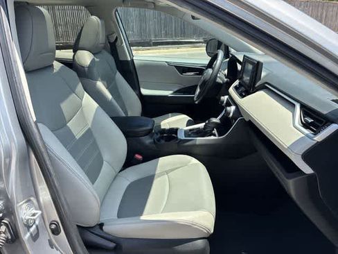 Used 2021 Toyota RAV4 XLE Premium FWD image 24