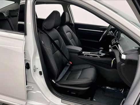 New 2025 Nissan Altima 2.5 SR w/ SR Premium Package image 35