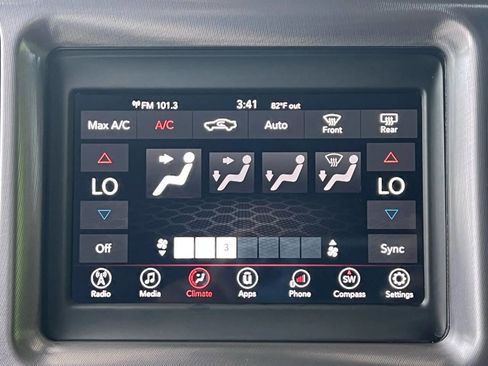 Used 2019 Dodge Challenger SXT image 32