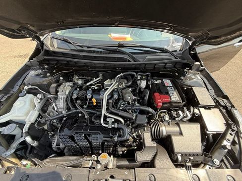 Used 2024 Nissan Altima 2.5 SV FWD image 31