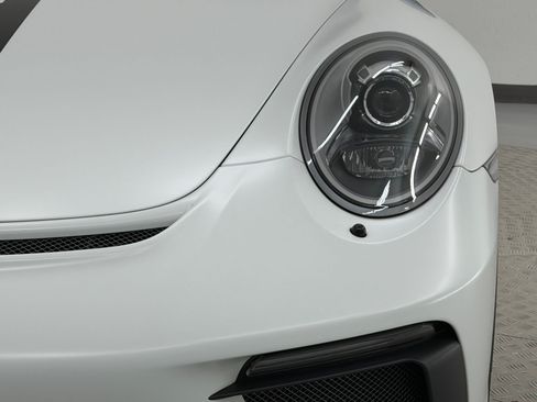 Certified 2018 Porsche 911 GT3 RWD image 26