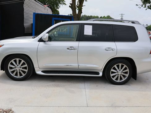 Used 2011 Lexus LX 570 4WD image 3
