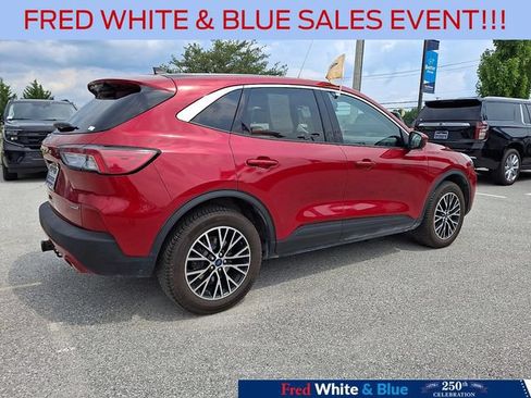 Certified 2022 Ford Escape SEL FWD image 11
