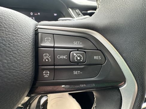 Used 2023 Jeep Grand Cherokee Altitude AWD/4WD image 26