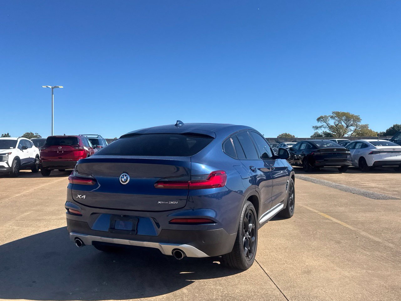 Used 2021 BMW X4 xDrive30i AWD/4WD image 25