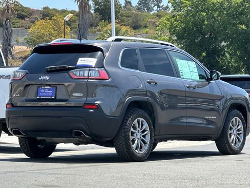 Used 2020 Jeep Cherokee Latitude Plus w/ Comfort/Convenience Group AWD/4WD image 3