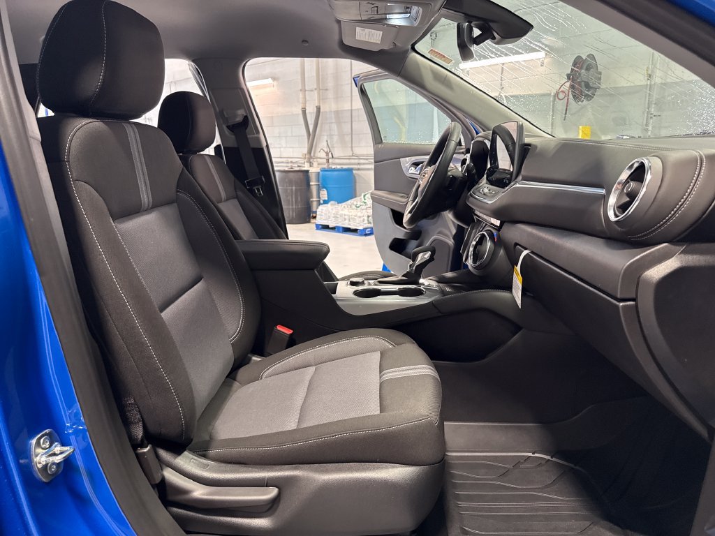 New 2026 Chevrolet Blazer LT w/ Convenience Package FWD image 26