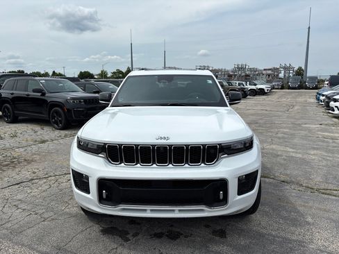 Used 2021 Jeep Grand Cherokee L Overland w/ Advanced Protech Group III AWD/4WD image 2