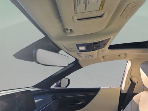 Certified 2022 Lexus ES 350 w/ Premium Package image 15