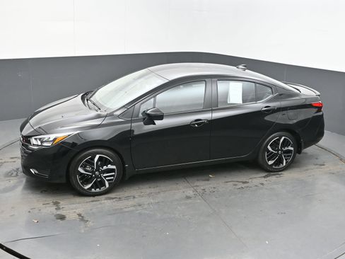 Certified 2025 Nissan Versa SR w/ Trunk Package image 32