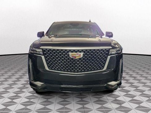 Used 2023 Cadillac Escalade Luxury RWD image 2