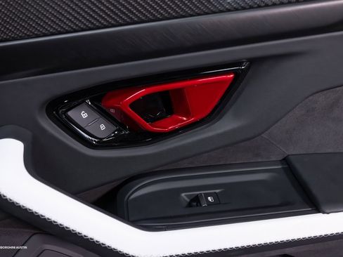 New 2025 Lamborghini Urus SE image 50