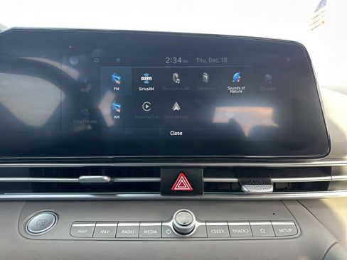 Used 2024 Hyundai Elantra SEL image 30