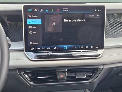 Certified 2025 Volkswagen Tiguan SE AWD/4WD image 17