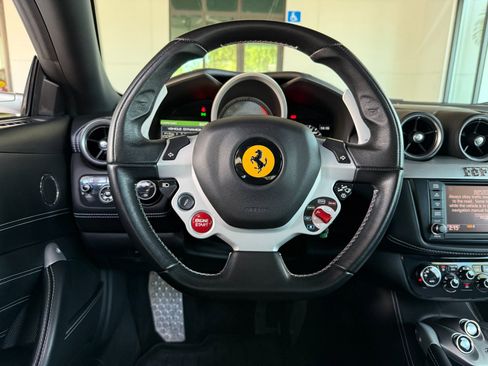 Used 2012 Ferrari FF image 43