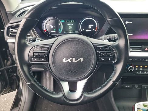 Used 2022 Kia Niro EX Premium image 18