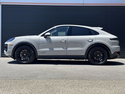New 2026 Porsche Cayenne GTS AWD/4WD image 2