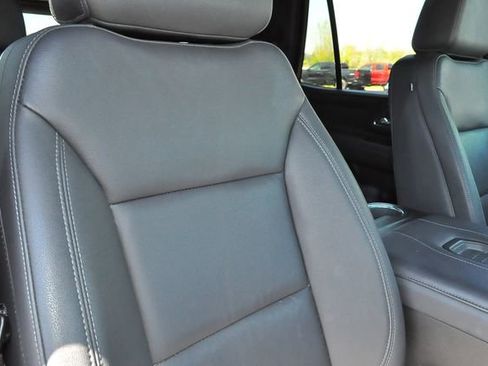 Used 2024 Chevrolet Tahoe Z71 w/ Luxury Package AWD/4WD image 23