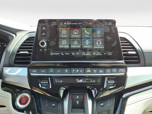 New 2026 Honda Odyssey Touring image 15