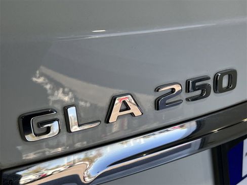 Used 2018 Mercedes-Benz GLA 250 image 30