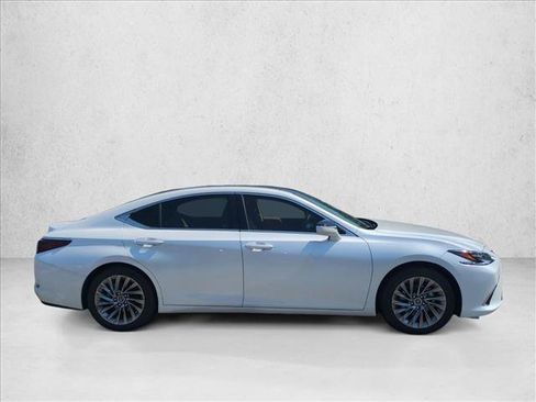 Used 2025 Lexus ES 350 Ultra Luxury w/ Accessory Package (Z1) image 4