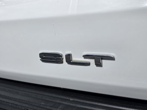 Used 2024 GMC Yukon SLT image 17