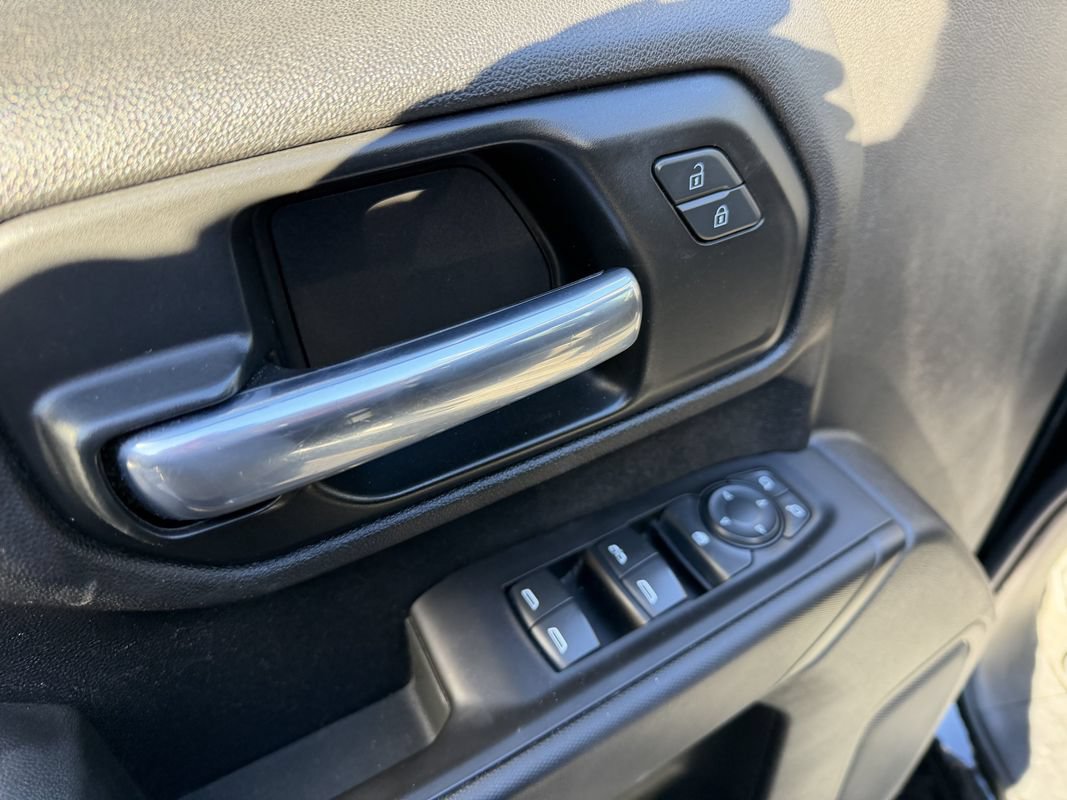Used 2020 Chevrolet Silverado 2500 Custom w/ Custom Convenience Package AWD/4WD image 11