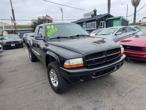 Used 2002 Dodge Dakota SXT RWD image 1