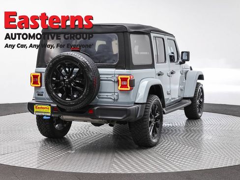 Used 2024 Jeep Wrangler Unlimited Sahara w/ Technology Group AWD/4WD image 5