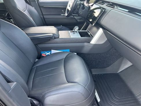 Used 2025 Land Rover Range Rover SE image 13