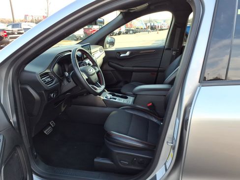 Certified 2024 Ford Escape ST-Line image 11