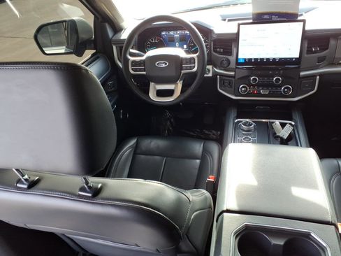 Certified 2022 Ford Expedition XLT image 10