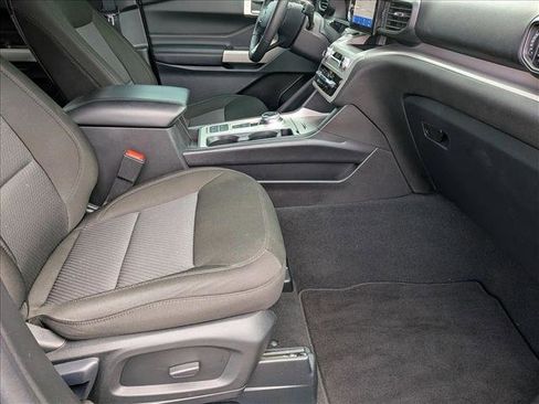 Used 2024 Ford Explorer XLT RWD image 20