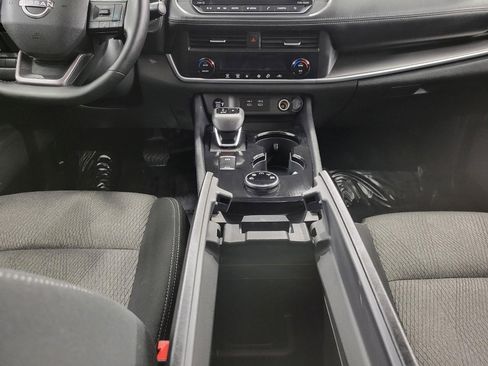Used 2025 Nissan Rogue SV image 16
